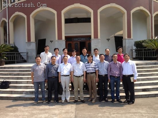 ���ݎ������̽���ͬ���ιۻ�����ѧԺ